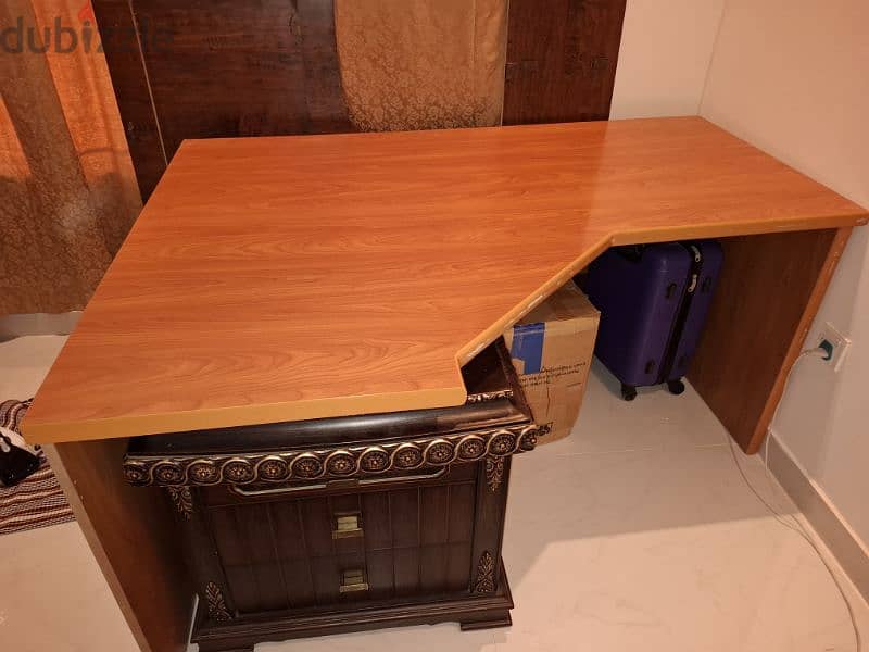 Two L shap office tables for sell 1