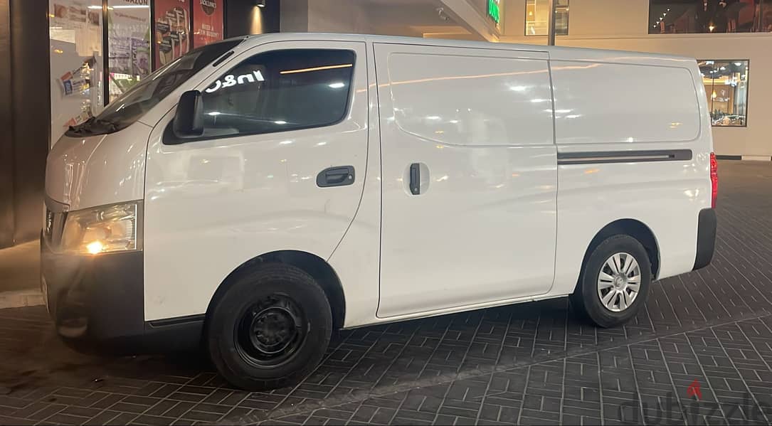 Well maintained Nissan Urvan 2015 for sale 2