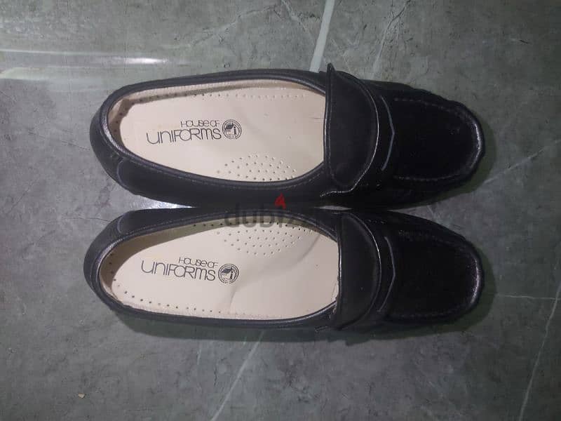 Womens leather black shoe , size 6-6.5 2