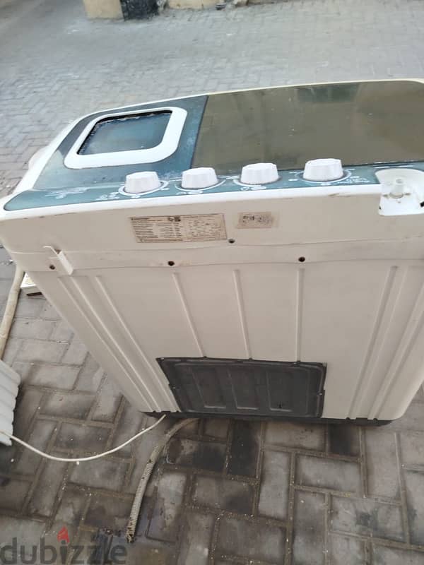 10kg washing mashine available in good condition 22 bd 2