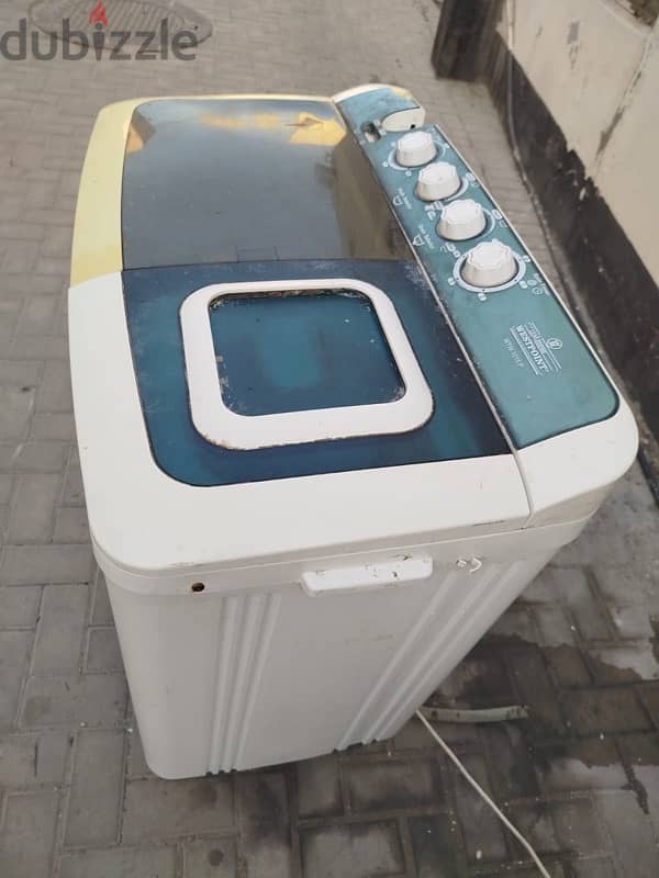 10kg washing mashine available in good condition 22 bd 3