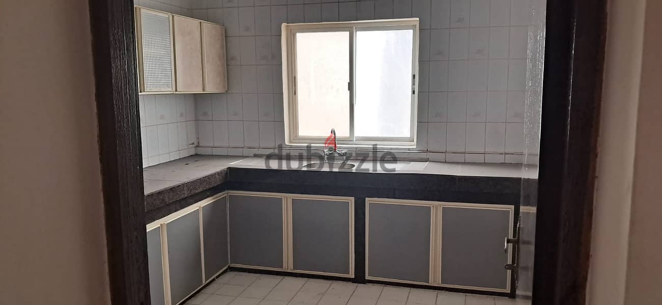 Larg apartment for rent in Bani Jamra 1