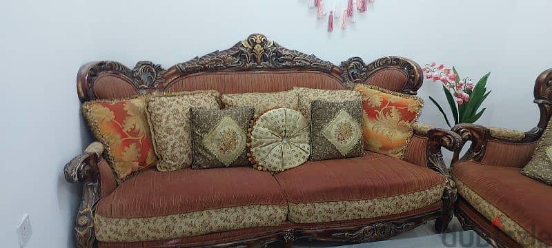 Antique European Style 7 Seater Sofa For Sale In Very Good Condition 2