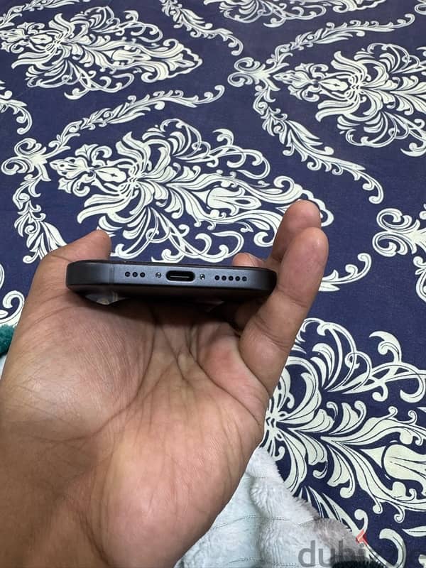 Iphone 15 128 GB  2 mobths used 100% battery health 4