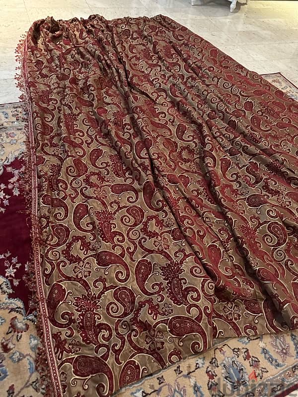 6 curtains in excellent condition 0