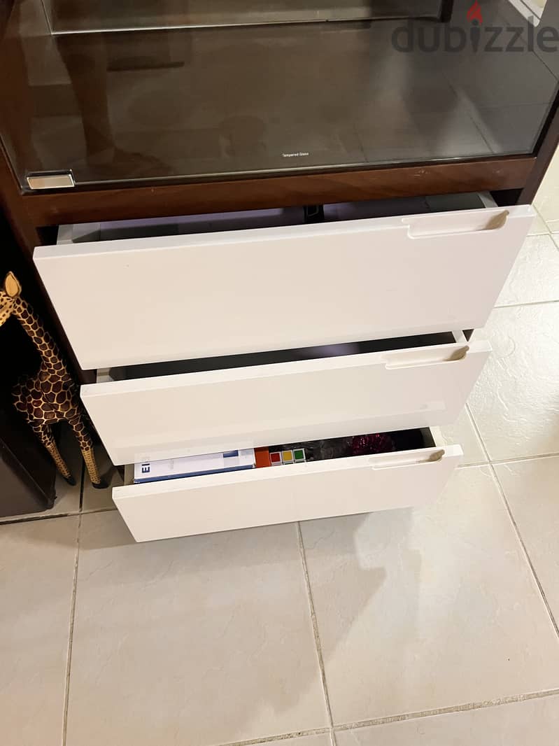 Glass Cabinet with Drawers 4