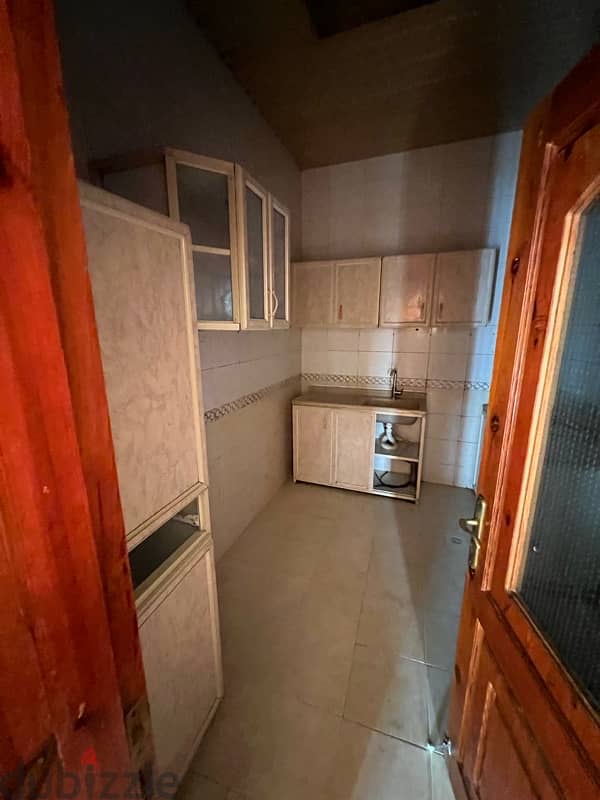 Flat for Rent 2 Bedroom 2 Toilet with balcony near Masjid only 100 BD 4