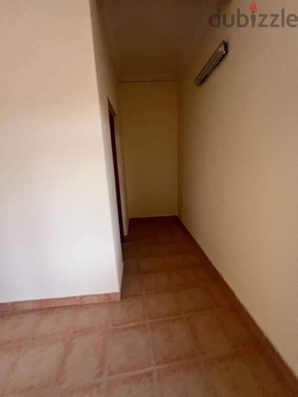 Flat for Rent 2 Bedroom 2 Toilet with balcony near Masjid only 100 BD 7