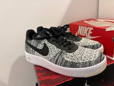 nike air force 1 flyknit size 43