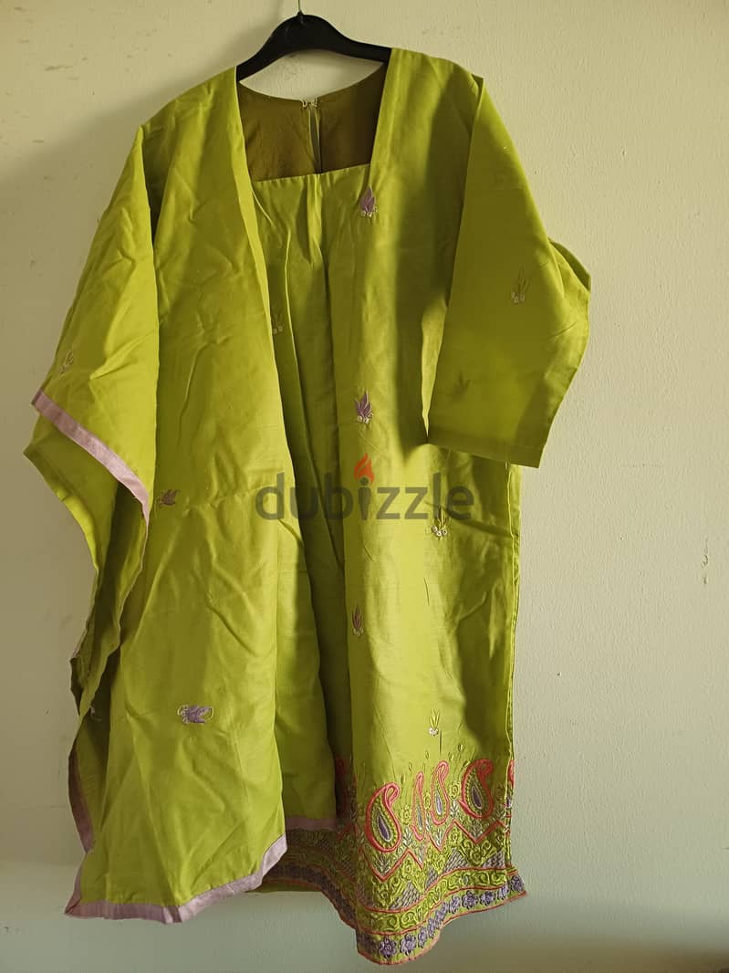 Beautiful lime green kurthi with dupatta. 10bd 1