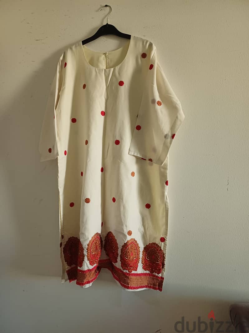 Lovely cream and red coloured kurthi. 8bd (New) 4xl 1