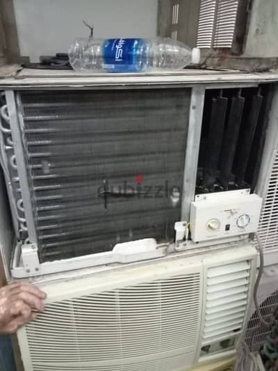 window and split Ac Available