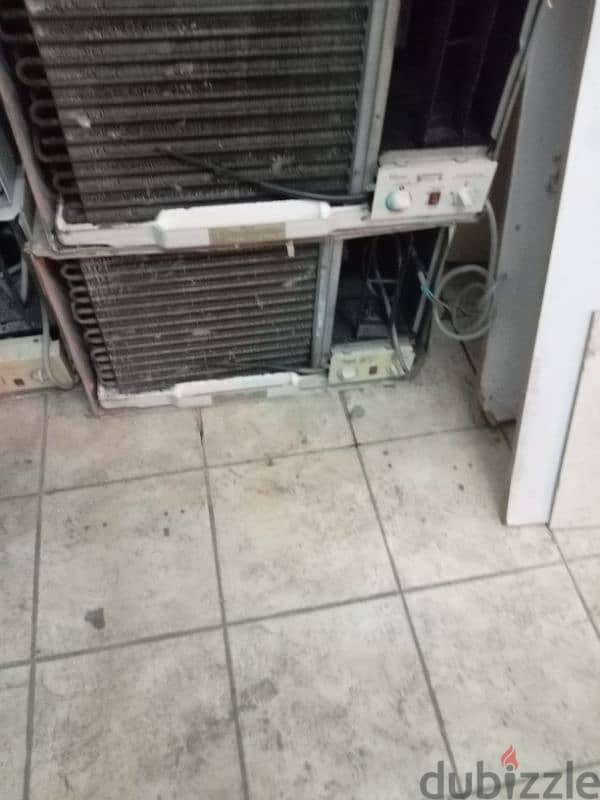 window and split Ac Available 2