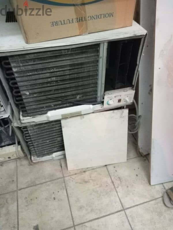 window and split Ac Available 3