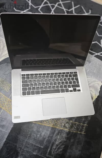 For Sale Macbook 2011 late - like new