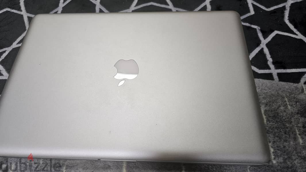 For Sale Macbook 2011 late - like new 3