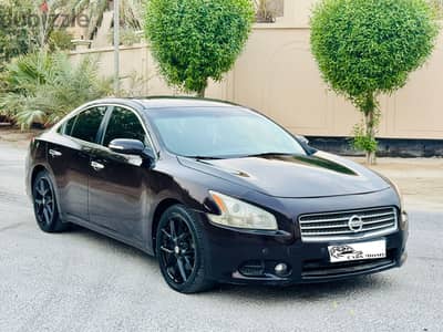 Nissan Maxima 2010 V6 Sunroof