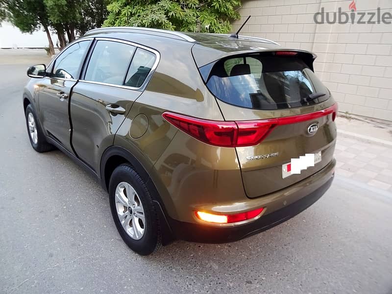 Kia Sportage 1.6 L 2018 Green Zero Accident Agent Maintained Single Us 4