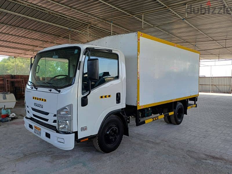 For sale Isuzu truck, 2019 model 1