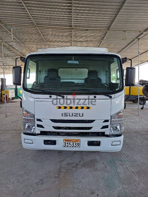 For sale Isuzu truck, 2019 model 2