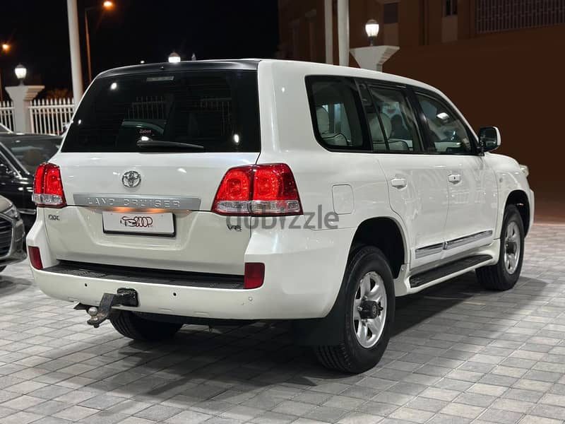 Toyota Land Cruiser 2010 G V6 11