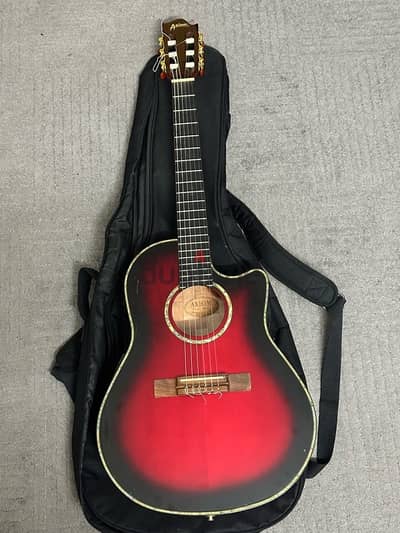 Axiom CGM471SC Electro-Classical Guitar with bag