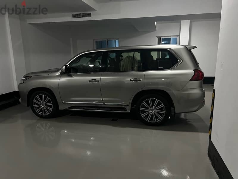 Lexus LX 570 2016 3