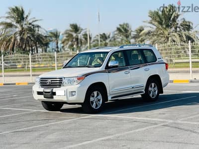 Toyota Land Cruiser 2015  GXR V8 model Single Owner