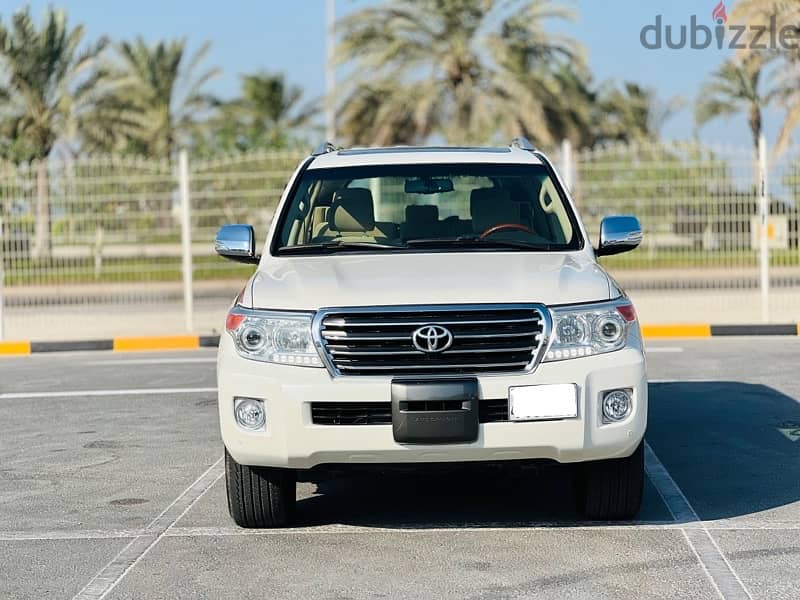 Toyota Land Cruiser 2015  GXR V8 model Single Owner 1