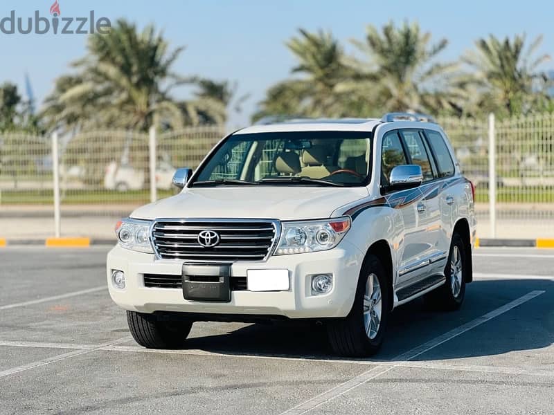 Toyota Land Cruiser 2015  GXR V8 model Single Owner 3