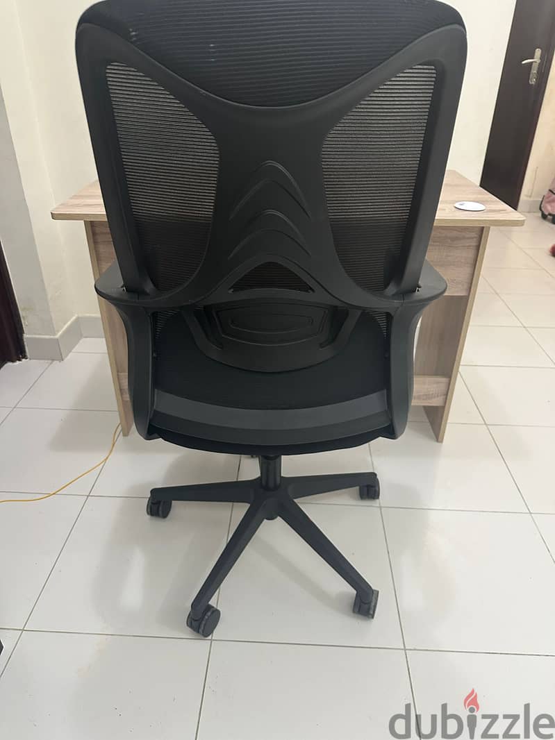 HomeBox Desk & high quality office chair "New" 1