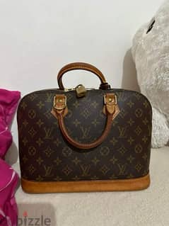 LV alma bag 0