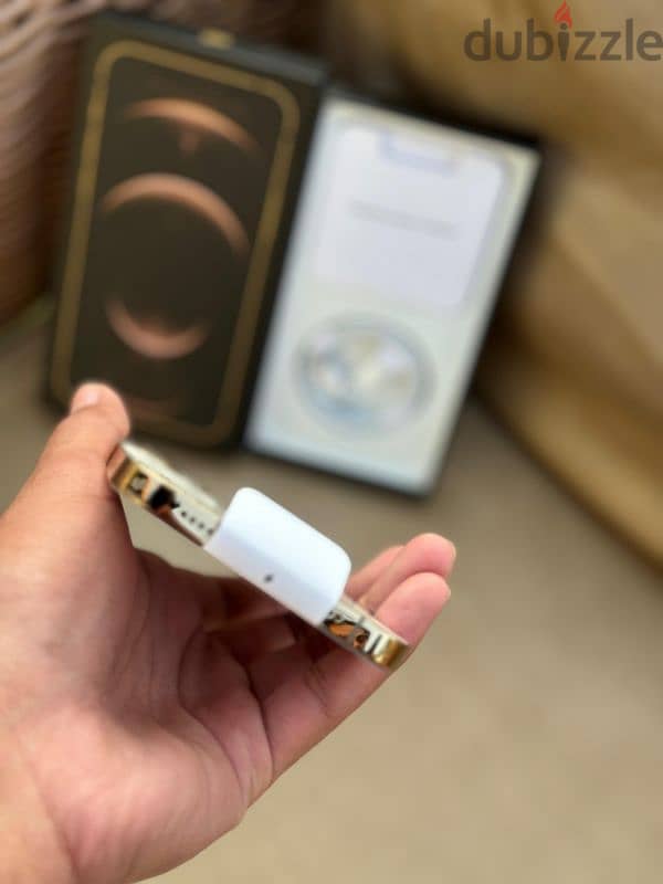 Apple iPhone 12 Pro Max 128 GB Gold 4