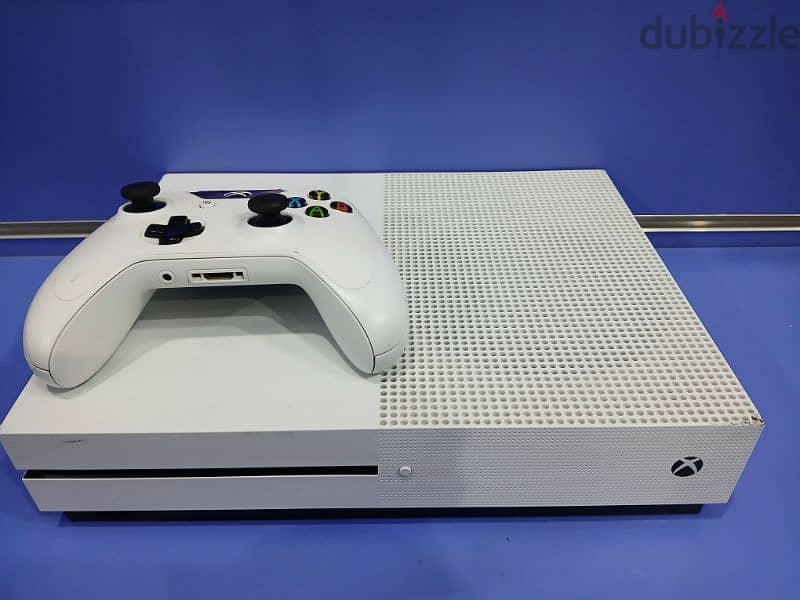 Xbox One S urgent for Sale 8