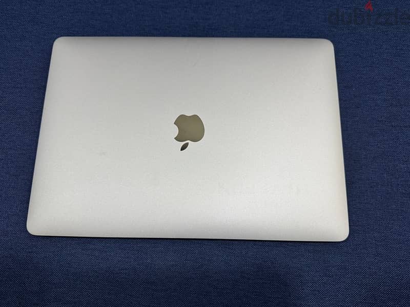 Apple MacBook Pro 13.3in (2017) 8gb 128gb 8