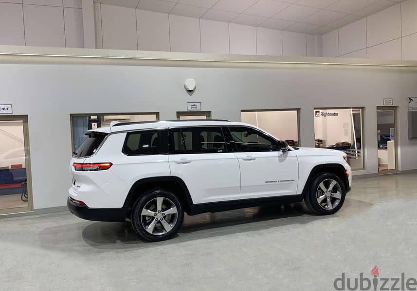 Jeep Grand Cherokee Limited (28,000 Kms) 1