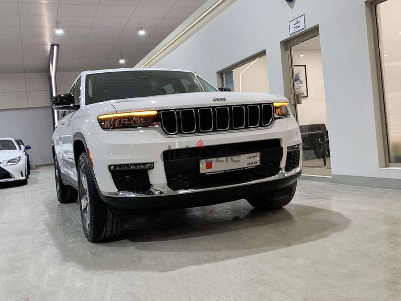 Jeep Grand Cherokee Limited (28,000 Kms) 3