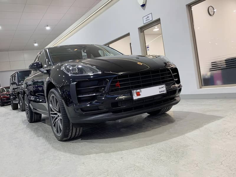 Porsche Macan (27,000 Kms) 3