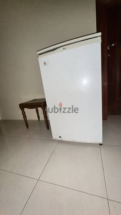 LG small fridge 0