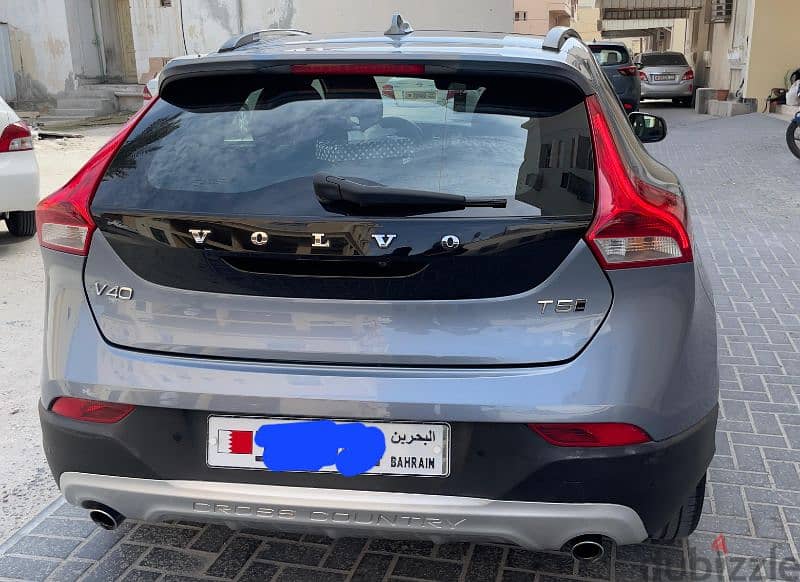 volvo v40 2019 1