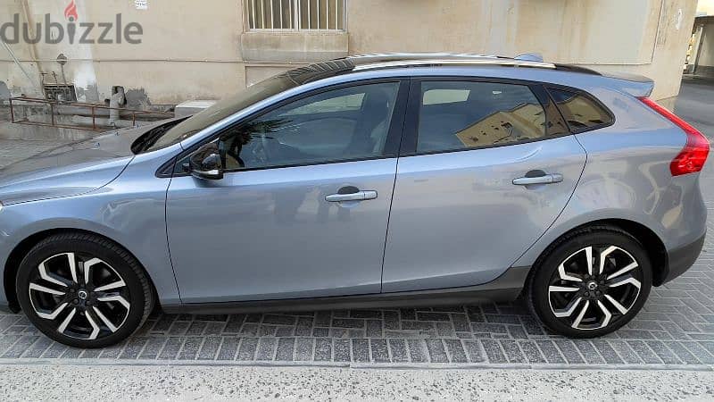 volvo v40 2019 5