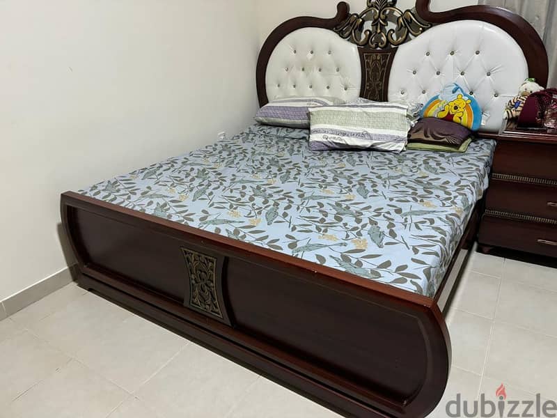 Dress table Wadrobe & King size bed 2