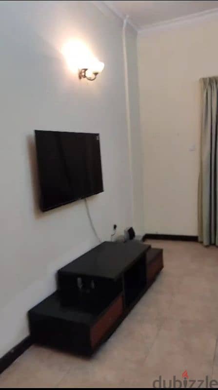 room for rent in 2 bed room apartment 6