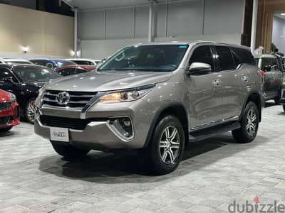 Toyota Fortuner 2019 V4