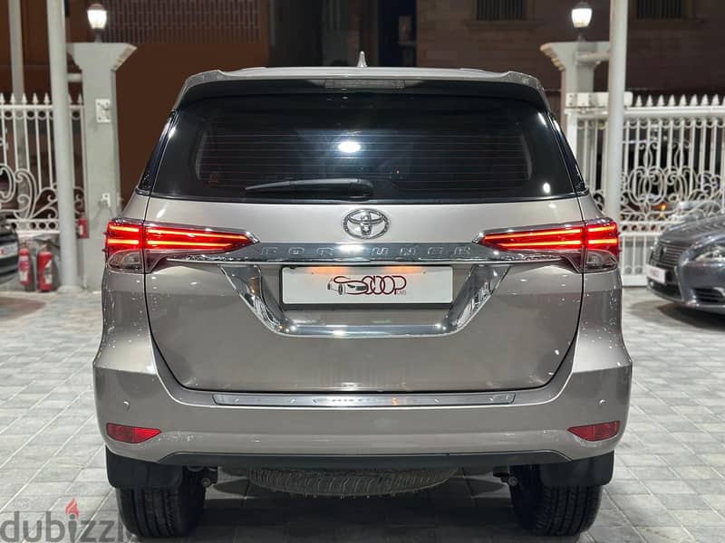 Toyota Fortuner 2019 V4 4