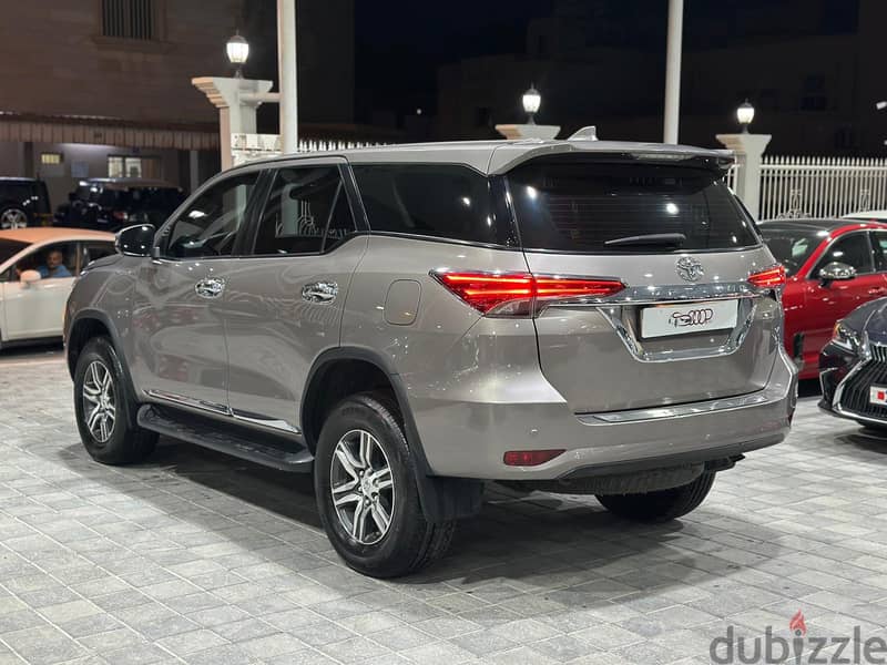 Toyota Fortuner 2019 V4 5