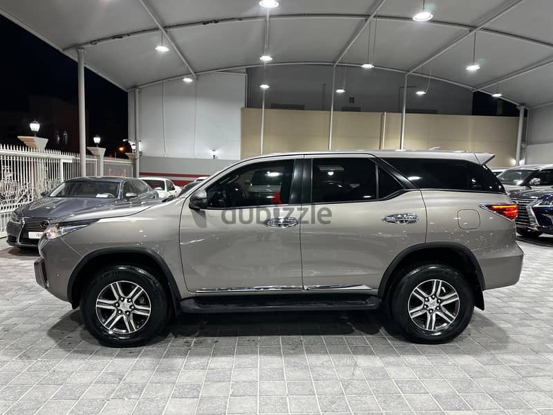 Toyota Fortuner 2019 V4 6