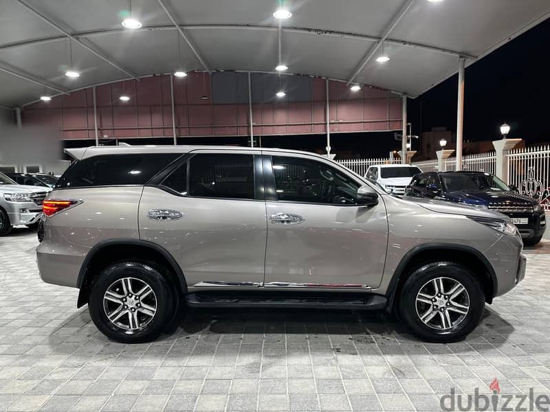 Toyota Fortuner 2019 V4 7