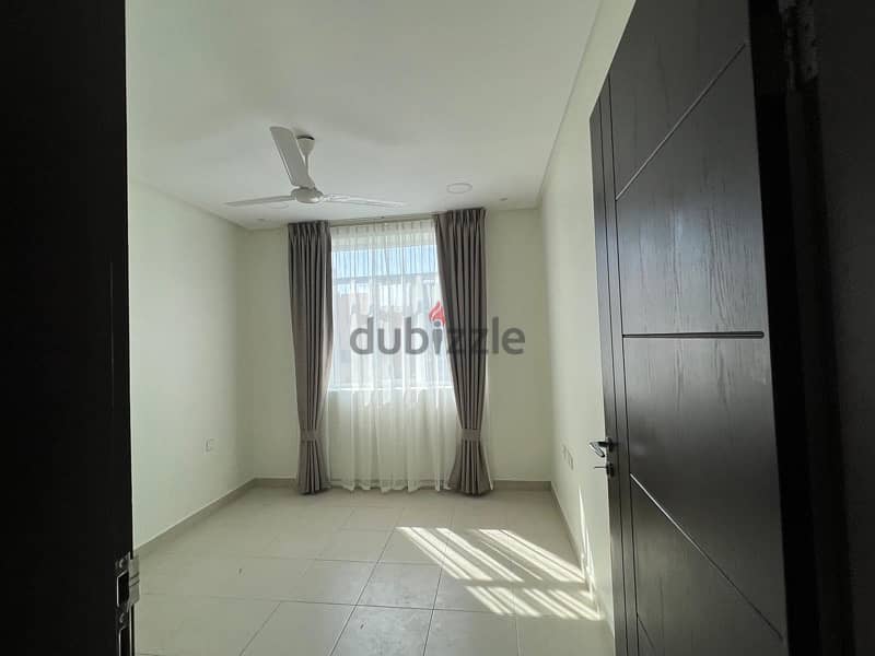 Flat for rent - behind Airport and nearby Busaiteen 1