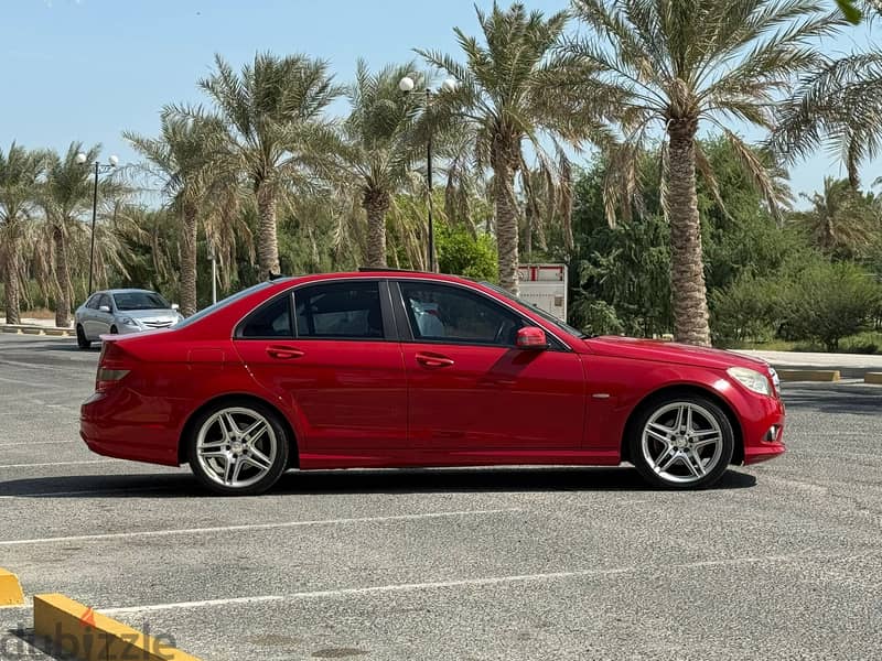 Mercedes-Benz C200 2011 red 2